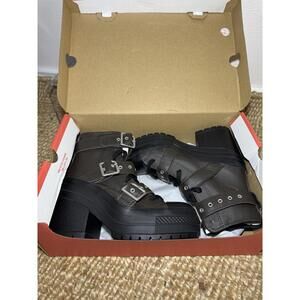 NIB Womens 6 CONVERSE Chuck Taylor 70 De Luxe Boots A12209C